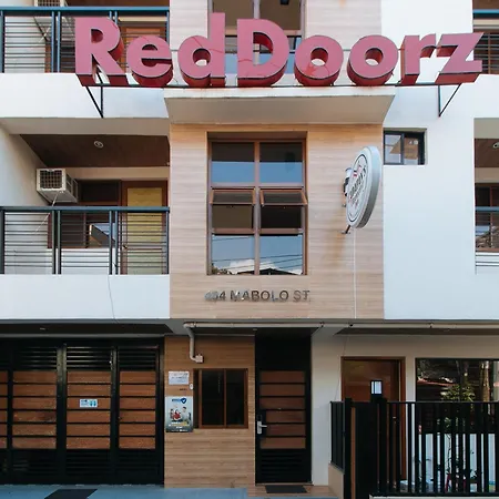 Reddoorz Plus Near Uptown Bgc Mall